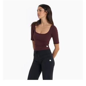 VUORI NWT Avant Top Ruby Sz Medium